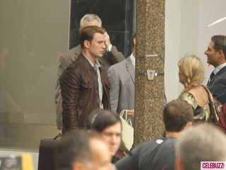 Illustration for article titled The Avengers set photos